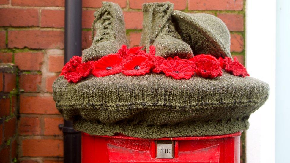 Wellesbourne postbox topper