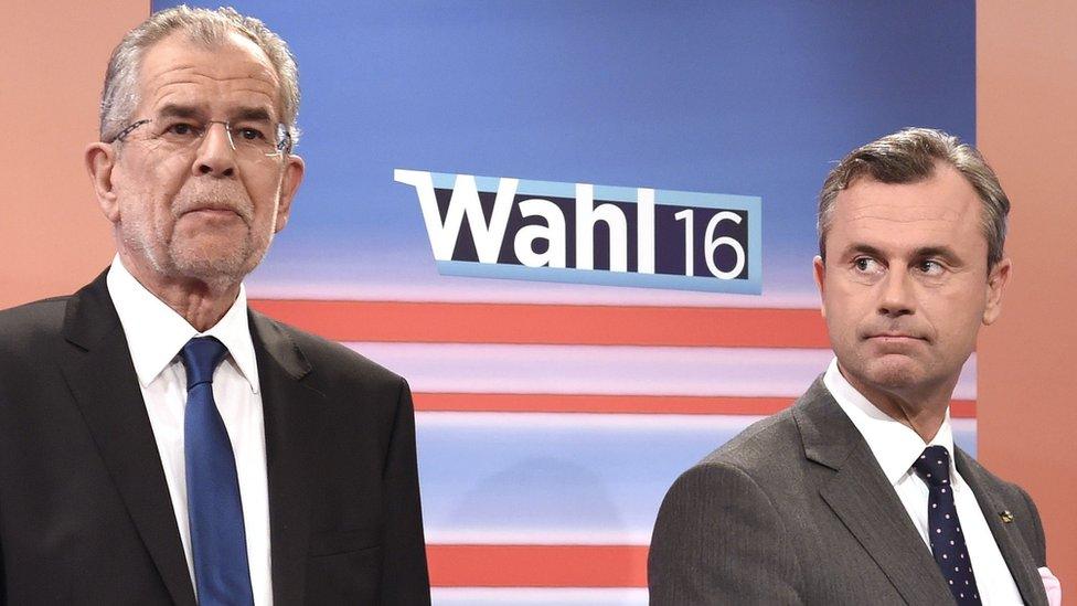 Alexander Van der Bellen (left) and Norbert Hofer