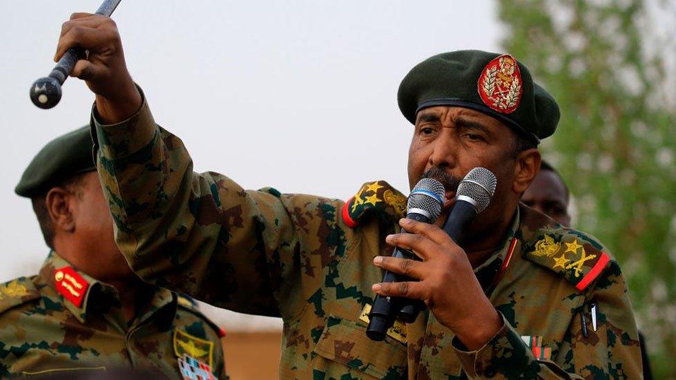 Gen Burhan addressing a crowd