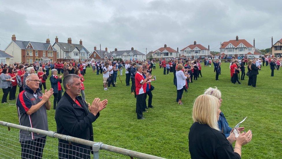 Crowd at Tommo's funeral