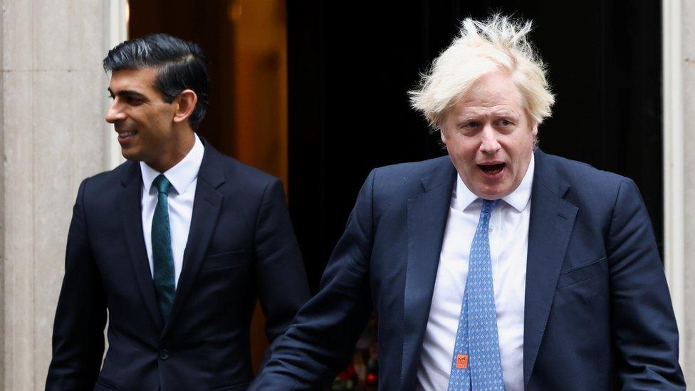 Rishi Sunak a Boris Johnson