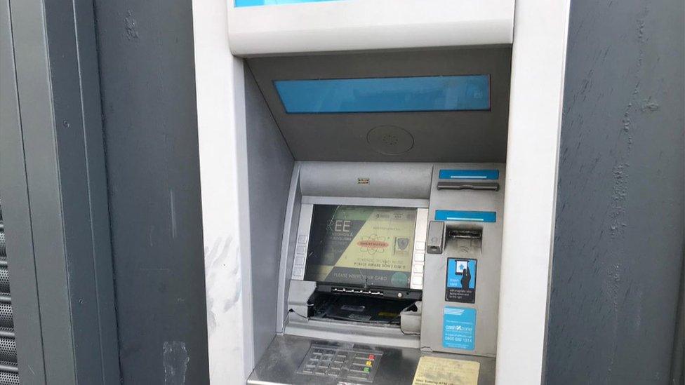 Cash machine