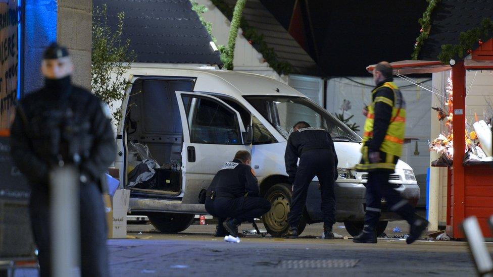 Police inspect Nantes attack vehicle in Dec 2014