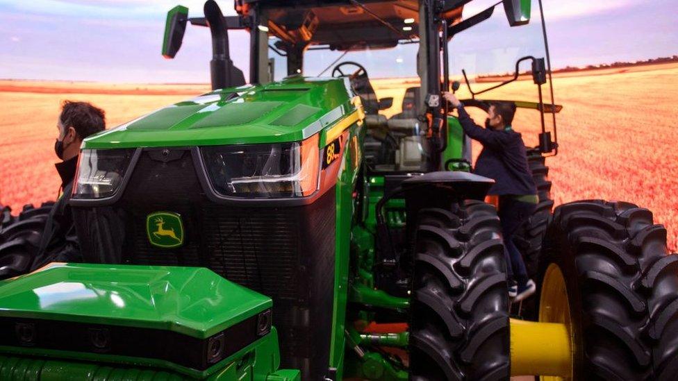 Self-driving tractor