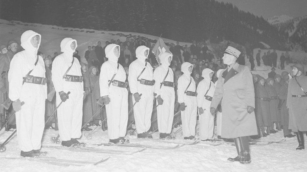 Swiss soldiers in 1943