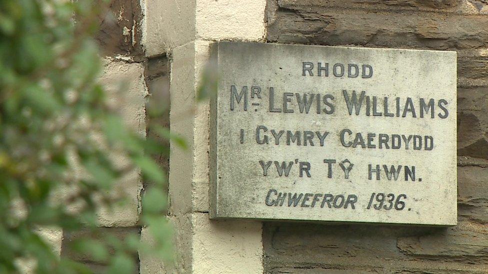 Plaque Ty'r Cymry