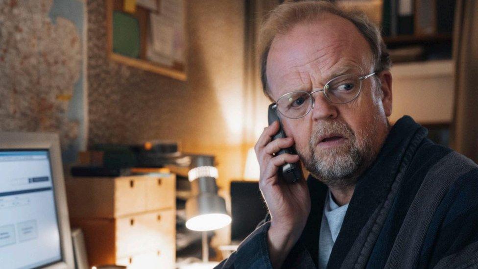 Toby Jones acting as postmaster Alan Bates in ITV's drama