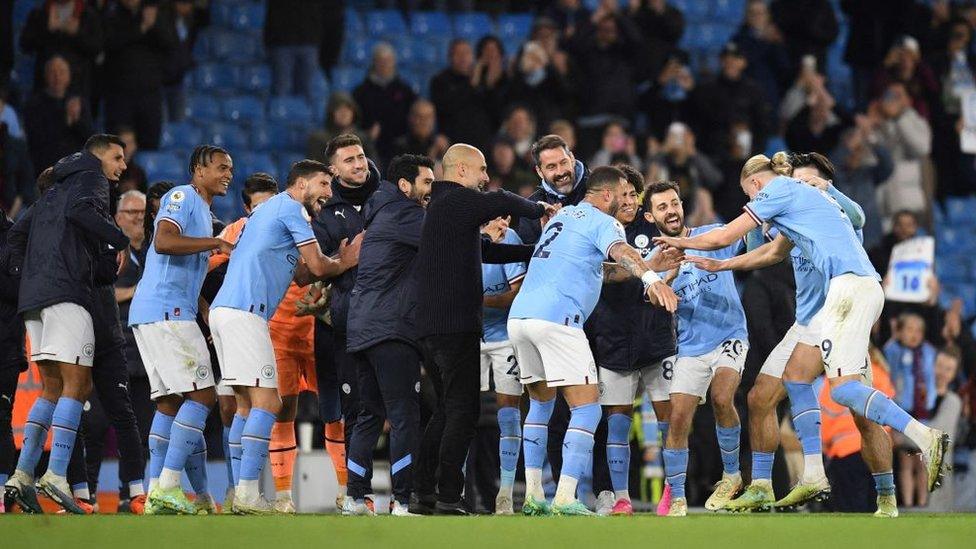 manchester-city-guard-of-honour.