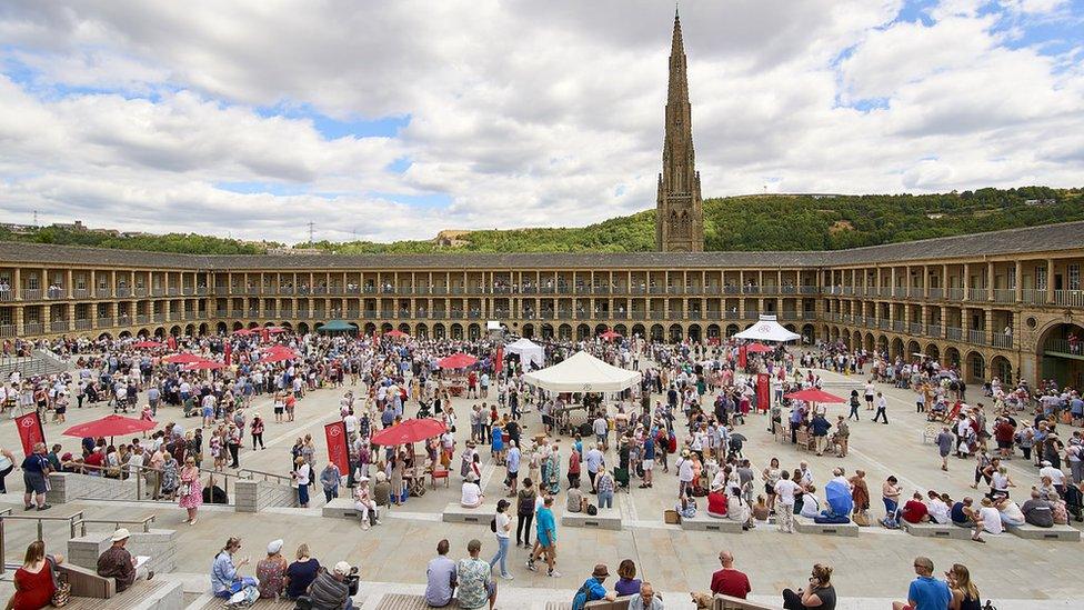 Antiques Roadshow at Piece Hall