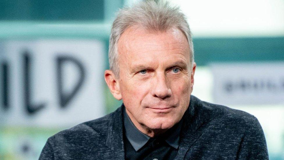 Joe Montana: American football legend saves grandchild from kidnapping  attempt - BBC News