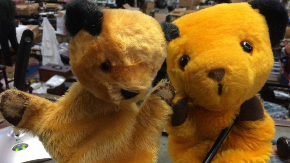 Sooty puppets