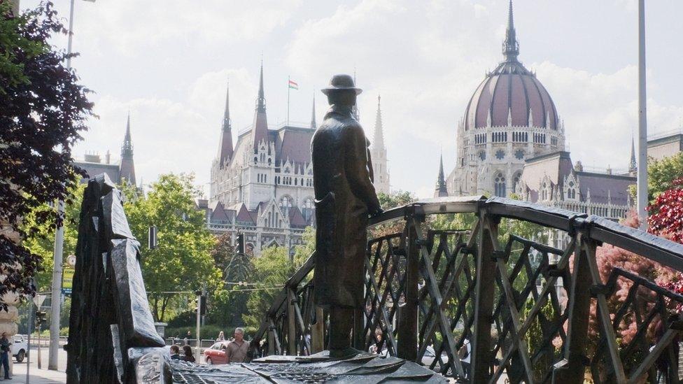 Nagy statue, 2009 file pic