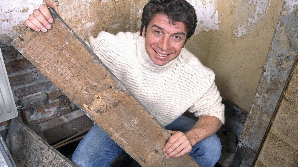 Nick Knowles and a plank