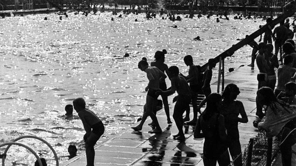 Barry Cold Knap pool in June 1970