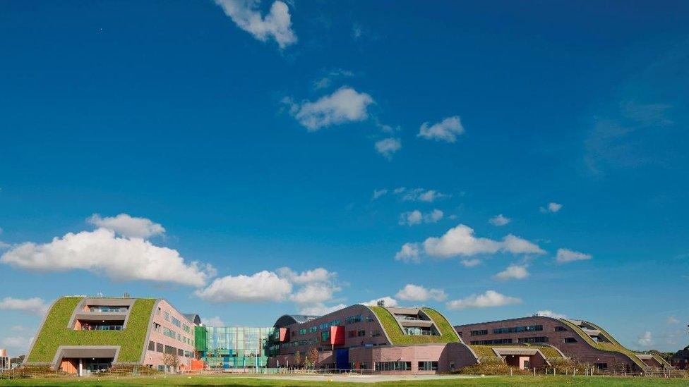 Exterior Alder Hey