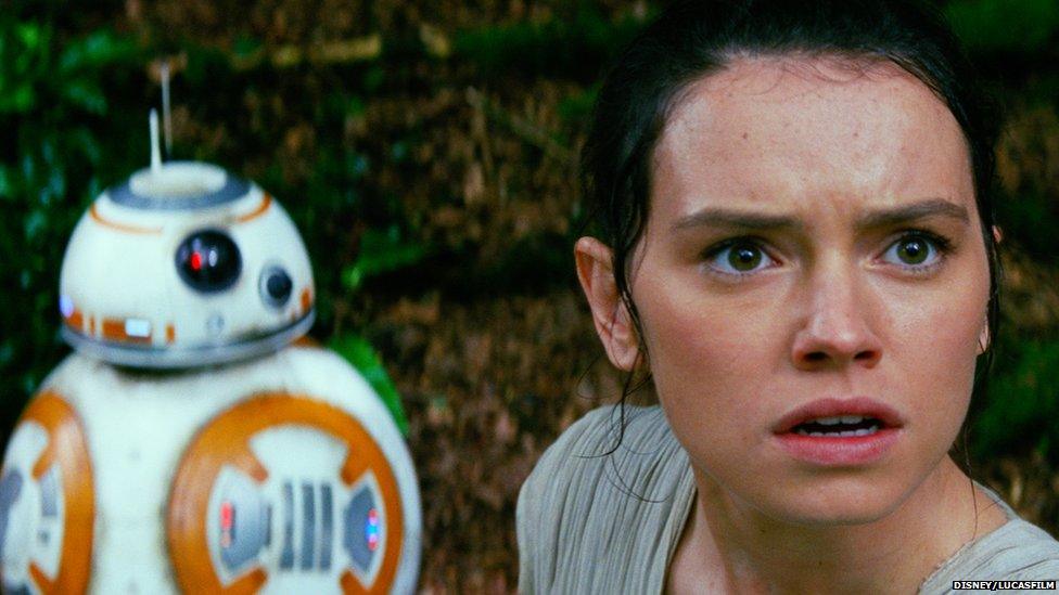 BB-8 and Rey (Daisy Ridley)