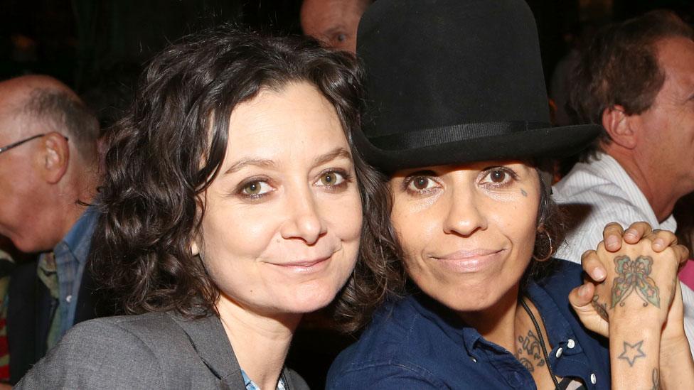 Sara Gilbert and Linda Perry