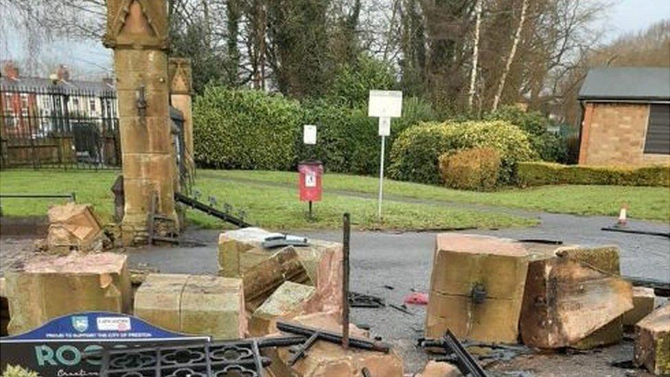 Preston roundabout crash