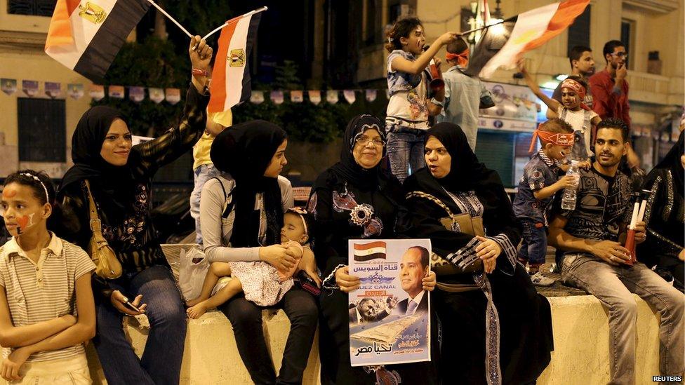 Egyptians celebrate the canal's expansion in Tahrir Square, Cairo