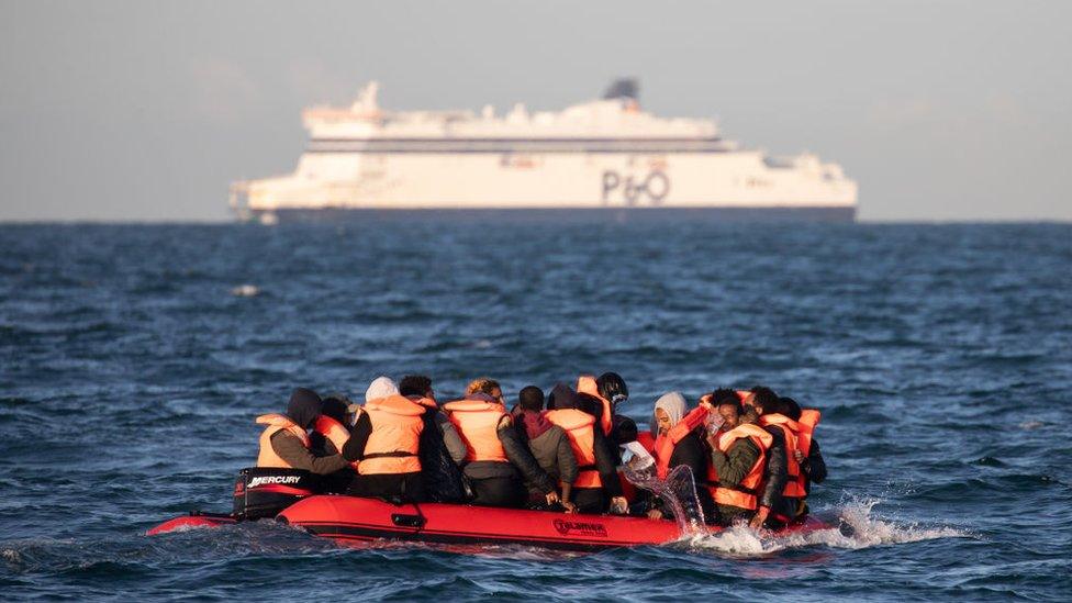 migrants-in-school-boat.