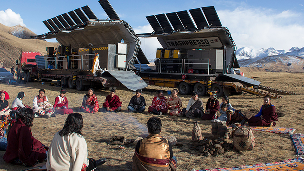 Trashpresso machines in Tibet