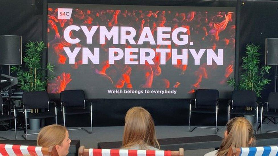 Welsh language banner