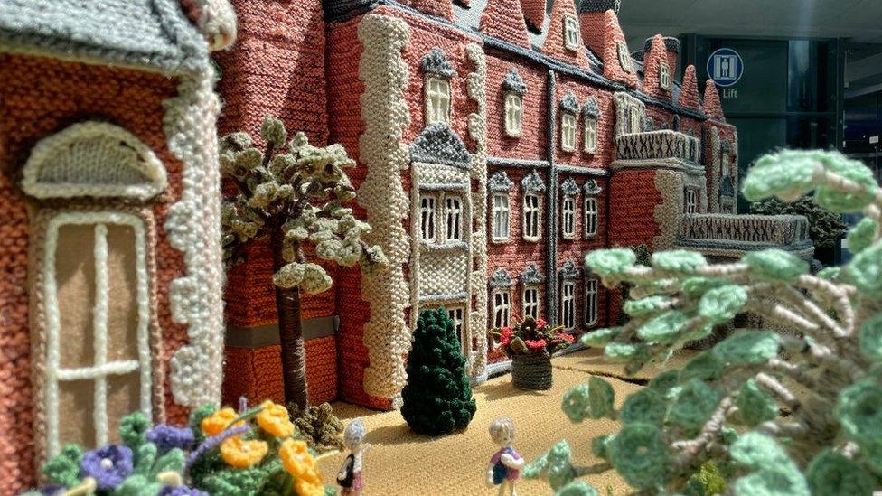 The front of the knitted Sandringham House