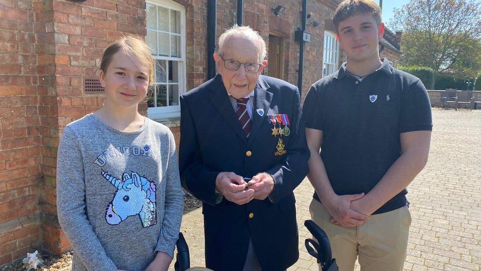 Tom Moore with his grandchildren Benji and Georgia