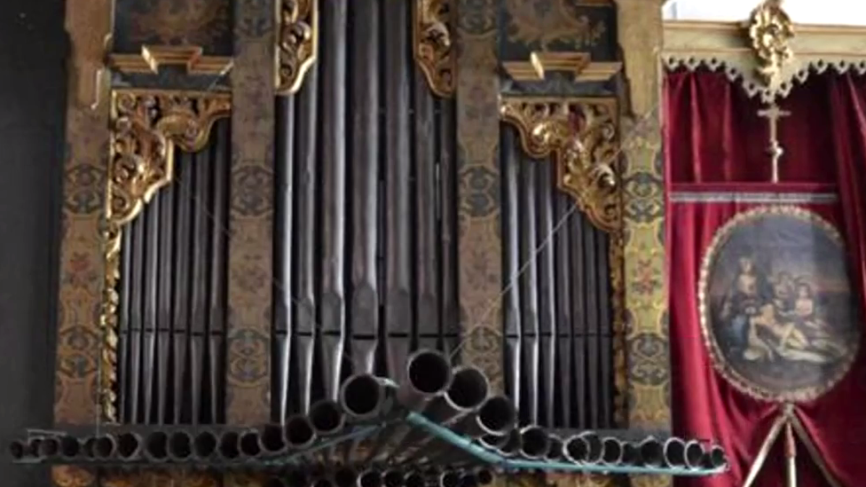 Organ in convent of Santa Ines, Seville