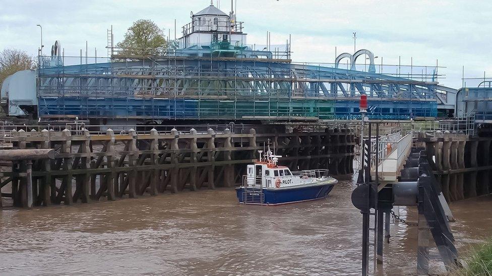 Cross Keys Swing Bridge at Sutton