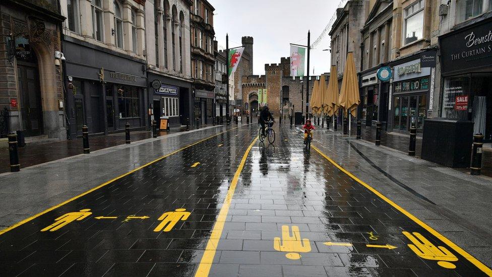 Social distancing sign in Cardiff