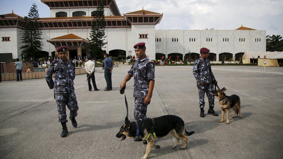 Nepalese police and sniffer dogs in front of parliament building on 20 September 2015