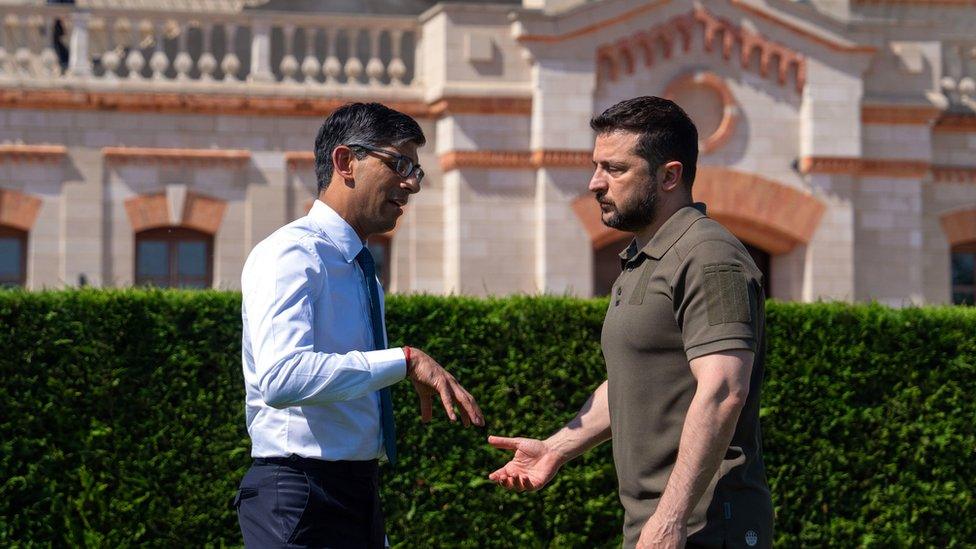 Rishi Sunak and Ukraine's President Zelensky at a European summit in Moldova