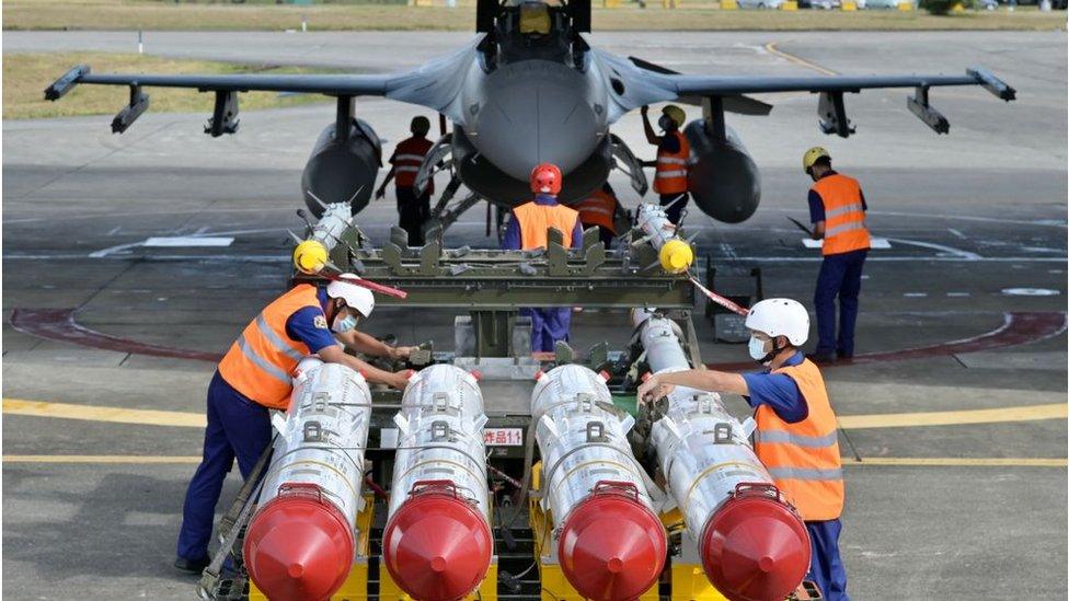 Missiles being loaded into a F-16 in Taiwan