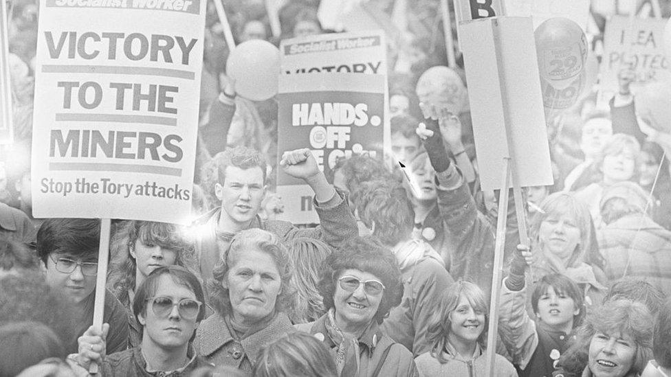 protestors-during-the-miners-strike.