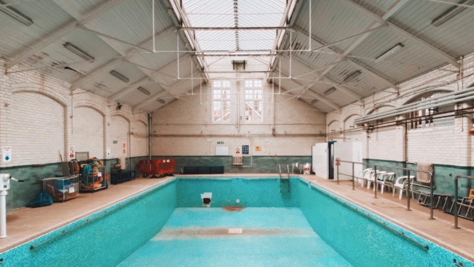 The disused Motcombe Pool