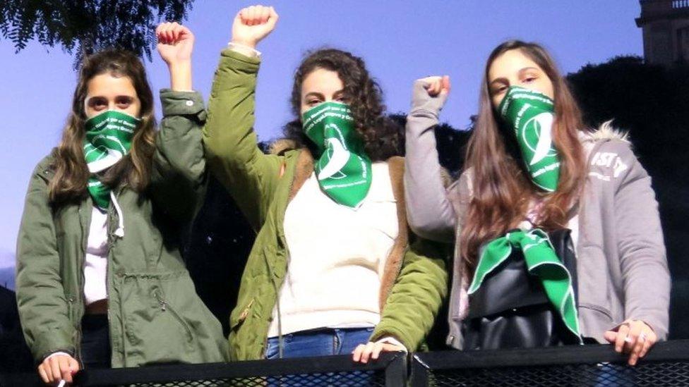 Argentines in favour of abortion gather near the Argentine Congress awaiting the decision on abortion in Buenos Aires, Argentina, 13 June 2018.