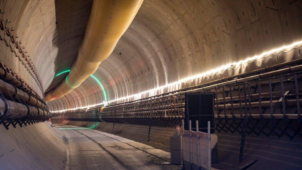 Chiltern tunnel curving out of sight