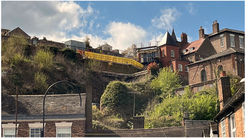 Work on the Bridgnorth Cliff Railway wall