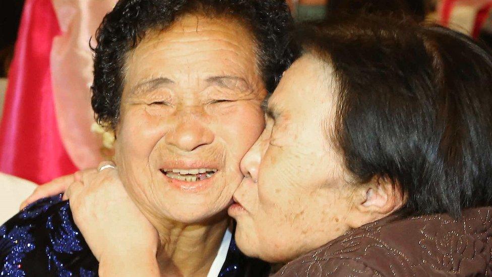 South Korean Cho Soon-Jeon (R), 83, rubs faces with her North Korean sister Gwi-Nyeo (L), 75, during a family reunion event in North Korea (24 October 2015)