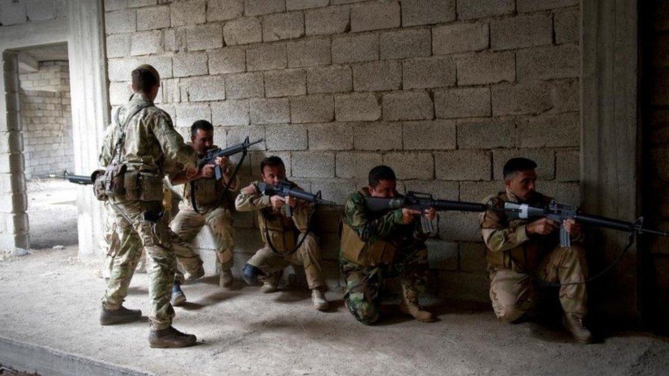 British soldiers training Kurdish Peshmerga forces in Iraq, 2015