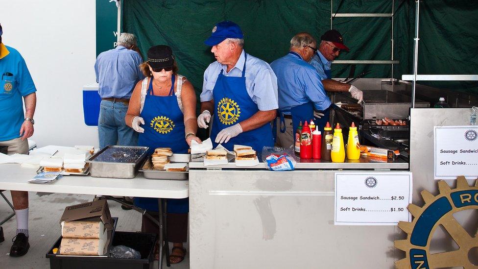 A charity sausage sizzle held outside a Bunnings branch in 2010