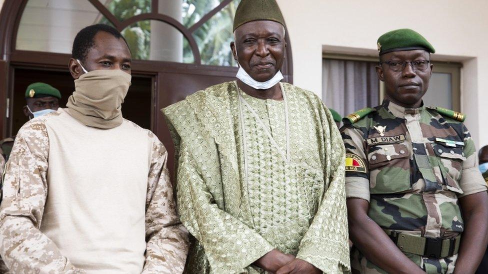 Col Assimi Goïta (L), President Bah Ndaw (C) and Col Malick Diaw (R) - September 2020