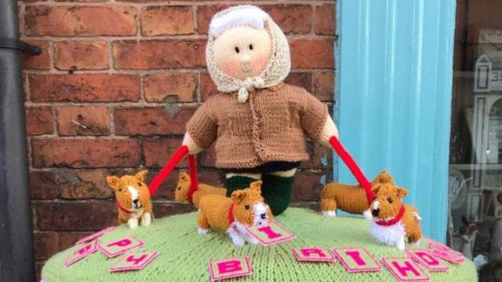 Knitting of the Queen and her corgis June 2021