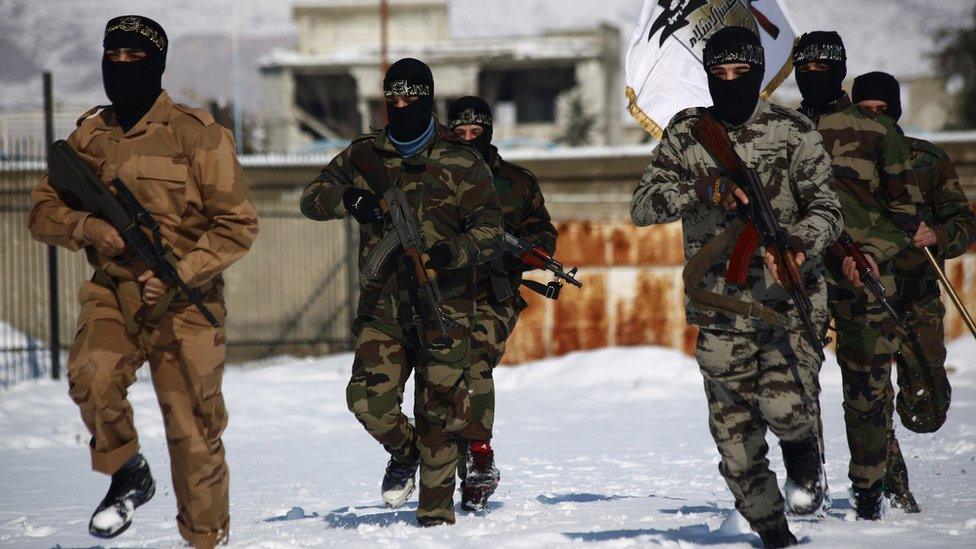 Jaysh al-Islam fighters train outside Damascus (January 2014)