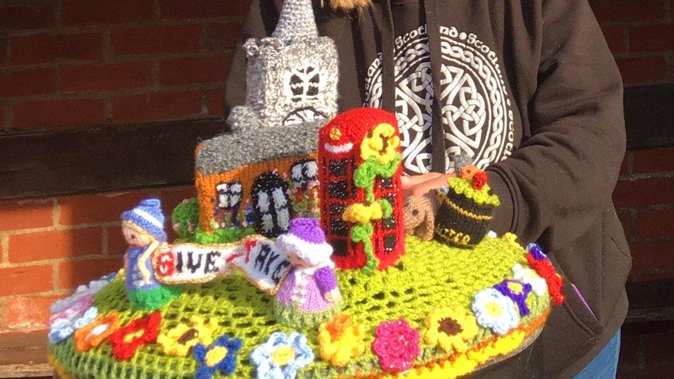 Postbox topper made out of wool