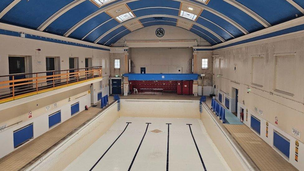 Bingley swimming pool