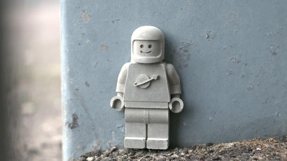 Spaceman lego concrete