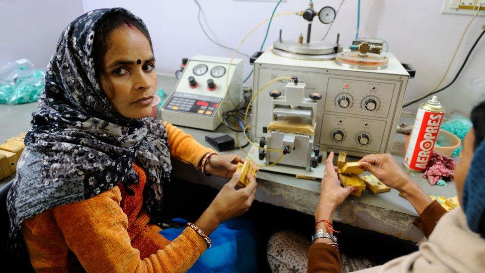 Jewelry workshop in Jaipur, Rajasthan on March 02, 2017 in India. (Photo by Frédéri