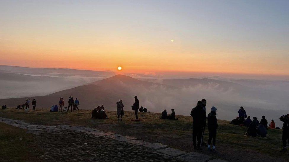 People watching the cloud inversion from Mam Tor